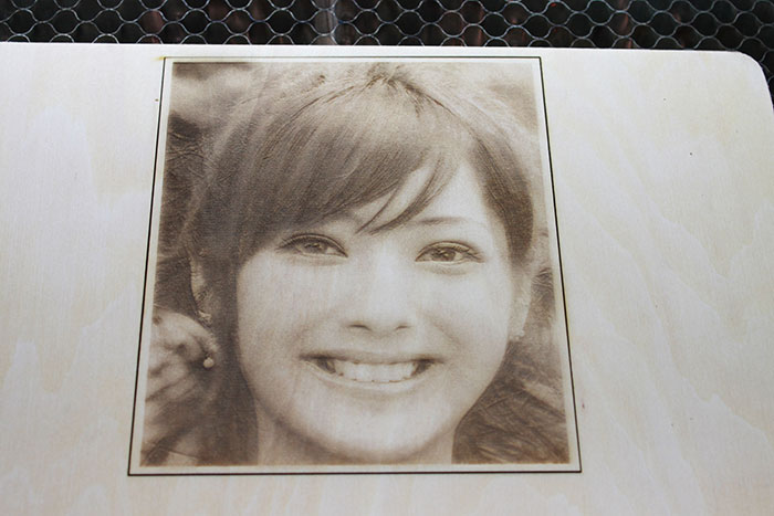 Character photo laser engraver
